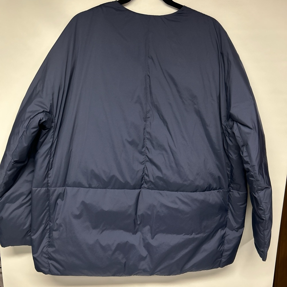 Uniqlo Dark Blue Puffer Jacket - Picture 3 of 6